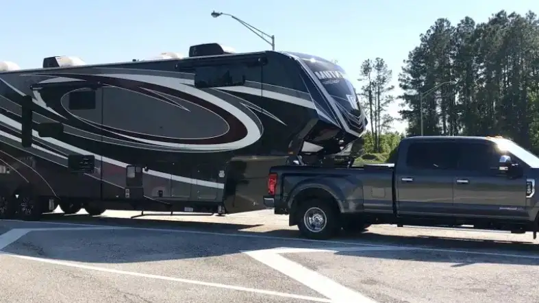 Are 5th Wheel Hitches Interchangeable