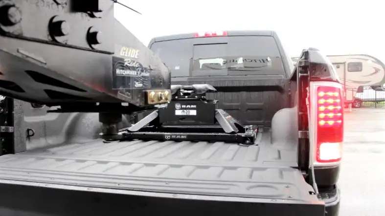 Factors To Consider When Choosing A 3/4 Ton Truck And 5th Wheel Hitch