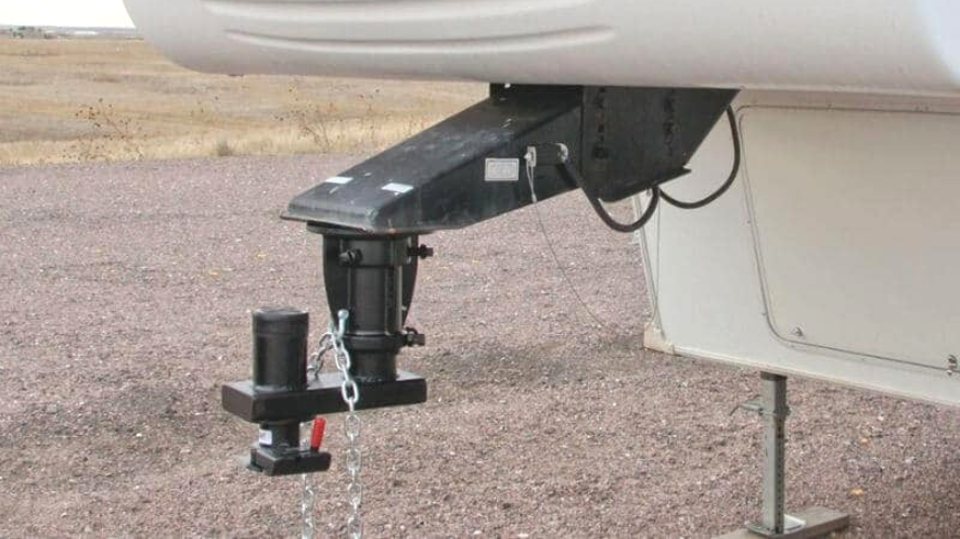 Fifth Wheel to Gooseneck Adapter Rental