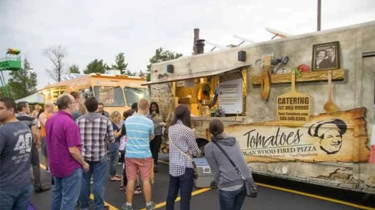 Food Truck Rentals For Parties (10 Affordable Great Options)
