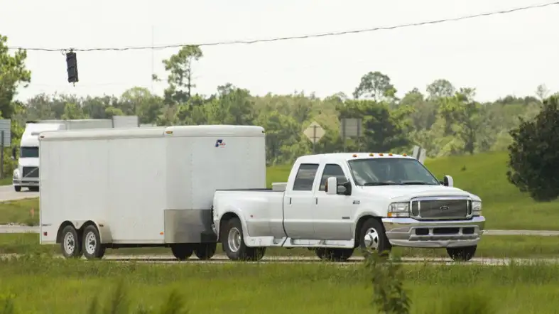 How To Drive Safely With A Trailer In Tow