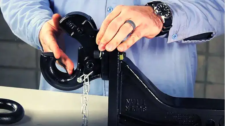 How To Maintain Your Pintle Hitch