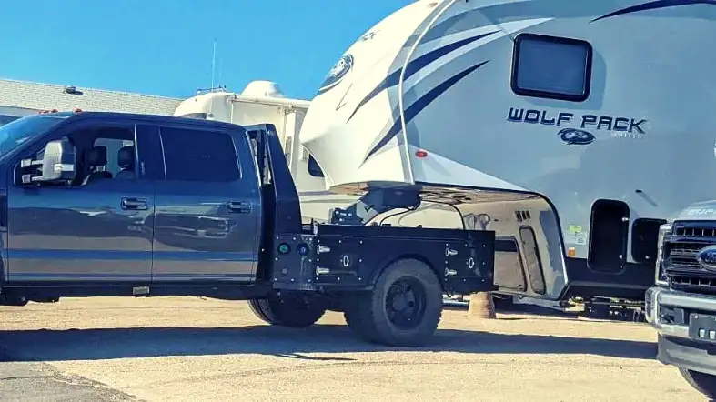 How to choose A 5th Wheel Hitch On A Flatbed