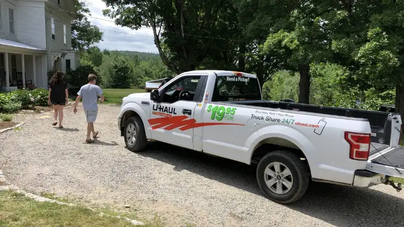 Important Factors To Consider When Picking A Rental Truck With A Hitch