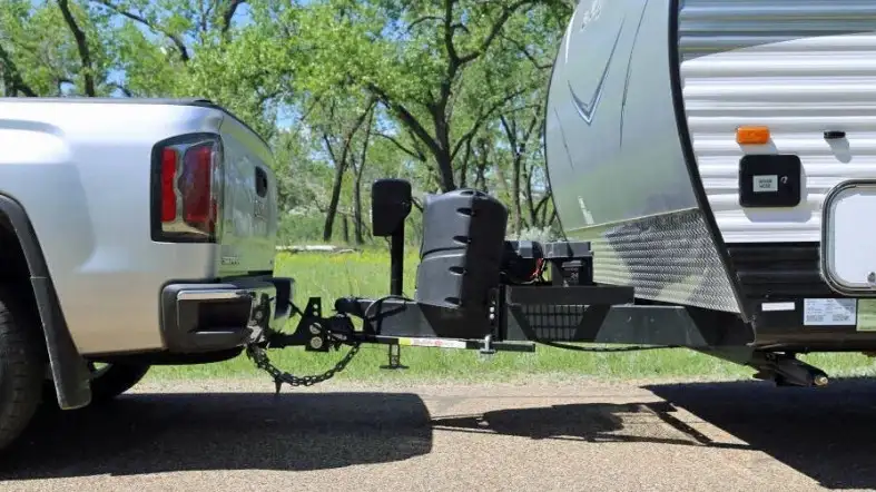 Safety Tips For Flipping the Ball on a Trailer Hitch