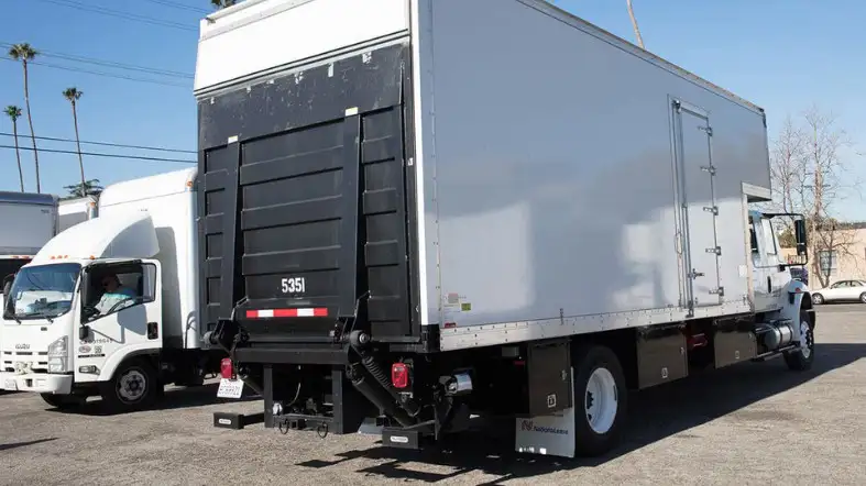 Things To Consider Before Renting Lift Gate Truck For Moving Needs