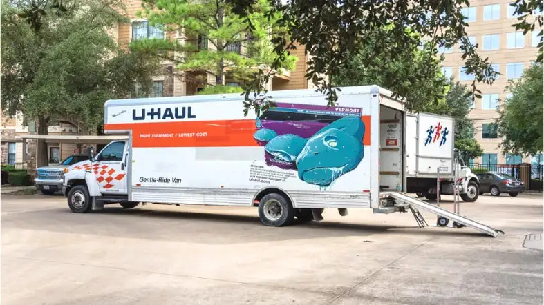 UHaul Truck With Lift Gate