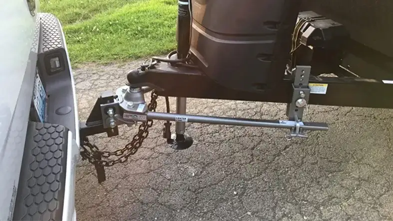 Weight-Distributing Hitch For Truck