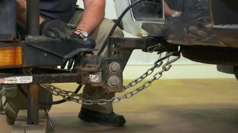 What Are The Benefits Of Safety Chains Being Used With A Trailer Hitch