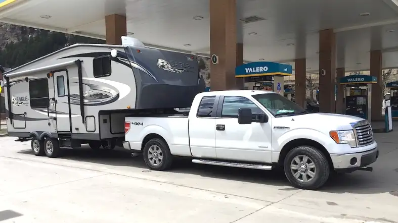 What Things To Consider To Choose A Half-Ton Truck For Towing