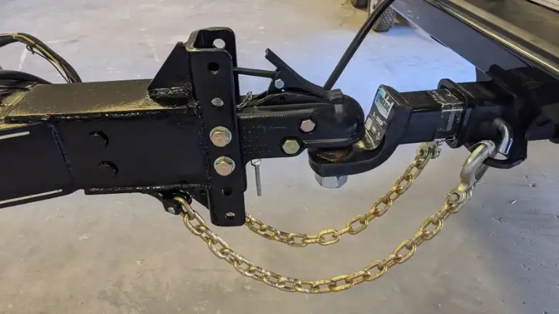 What are the rules for using safety chains